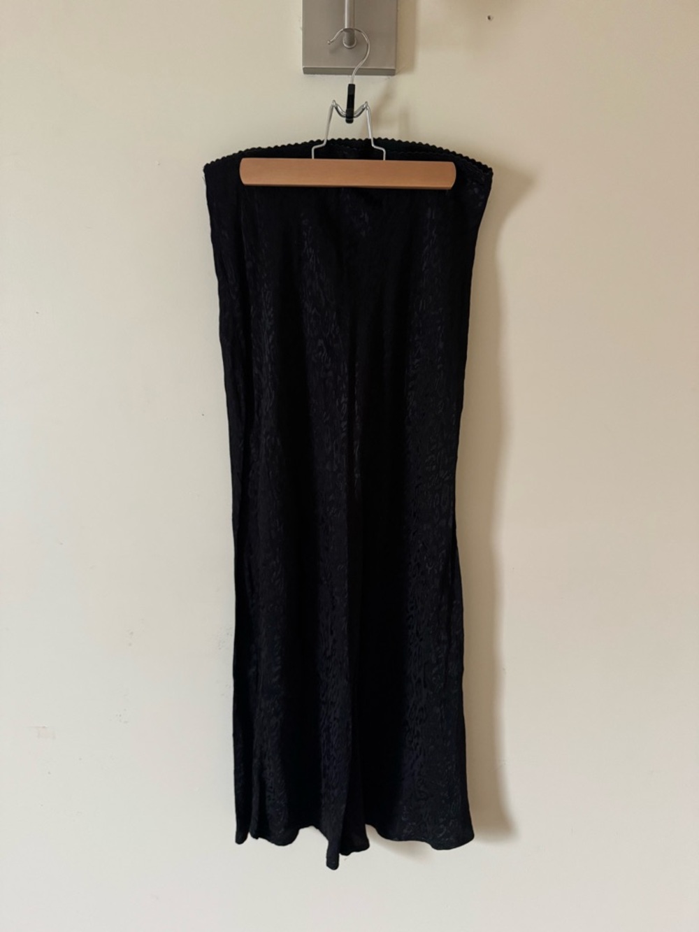 Wild Fable Black Textured Midi Skirt